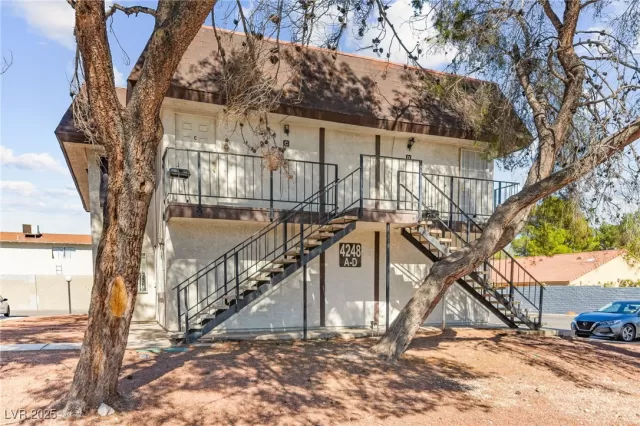 MLS: 2731052 Condo For Sale