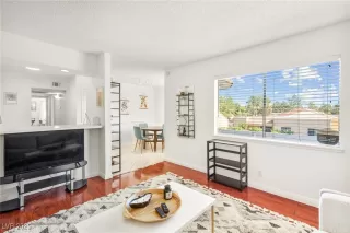 Photo #2: 2731052 Listing 