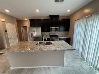 Photo #6: 2731073 Listing 