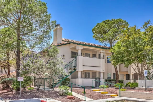 MLS: 2731128 Condo For Sale