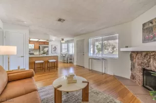 Photo #3: 2731128 Listing