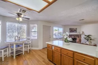 Photo #4: 2731128 Listing