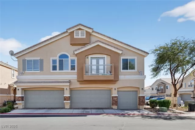 MLS: 2731133 Condo For Sale