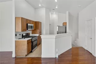 Photo #4: 2731133 Listing 