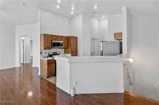 Photo #5: 2731133 Listing 