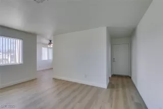 Photo #5: 2731149 Listing 