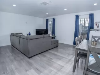 Photo #2: 2731170 Listing