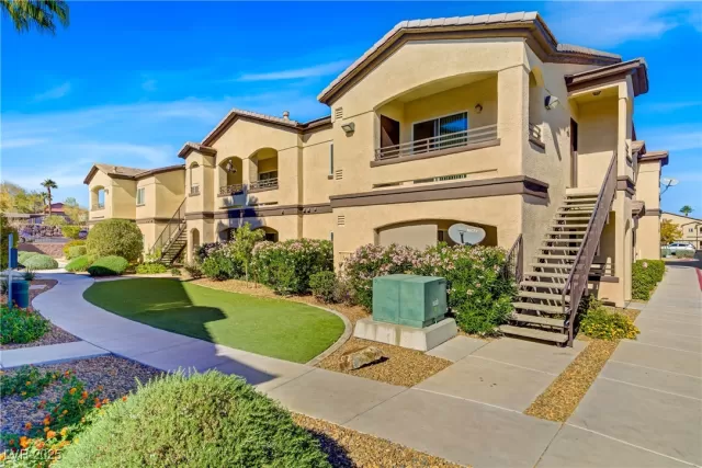 MLS: 2731171 Condo For Sale