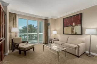 Photo #6: 2731180 Listing