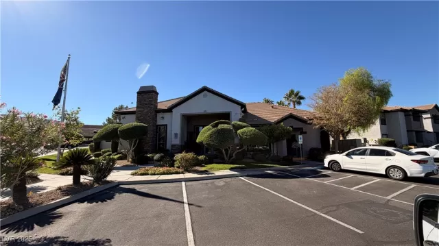 MLS: 2731188 Condo For Sale