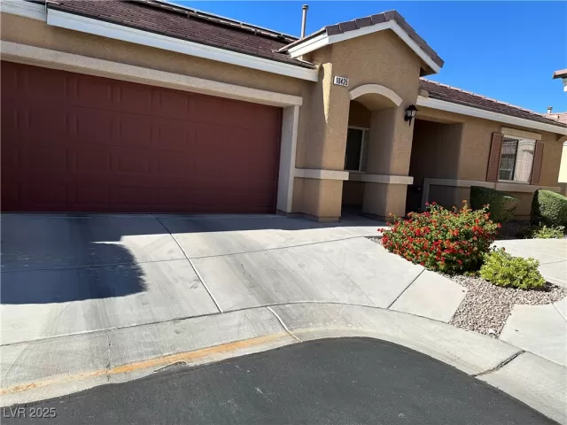 MLS: 2731200 Condo For Sale