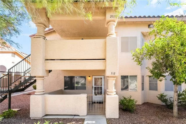 MLS: 2731202 Condo For Sale