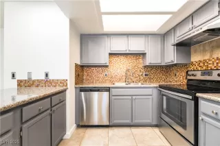 Photo #5: 2731202 Listing