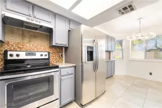 Photo #6: 2731202 Listing