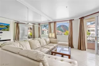 Photo #5: 2731207 Listing 