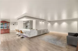 Photo #5: 2731217 Listing 