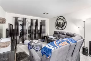 Photo #2: 2731219 Listing