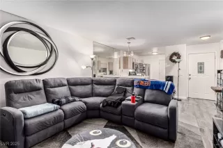 Photo #3: 2731219 Listing