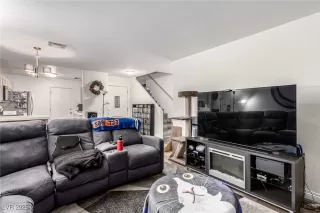 Photo #4: 2731219 Listing