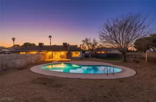 More Details about MLS # 2731227 : 7075 STARWOOD DRIVE