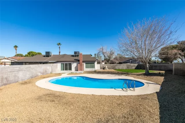 MLS: 2731227 Condo For Sale