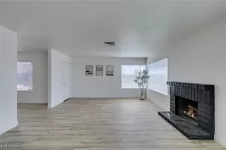 Photo #4: 2731227 Listing