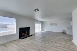 Photo #6: 2731227 Listing