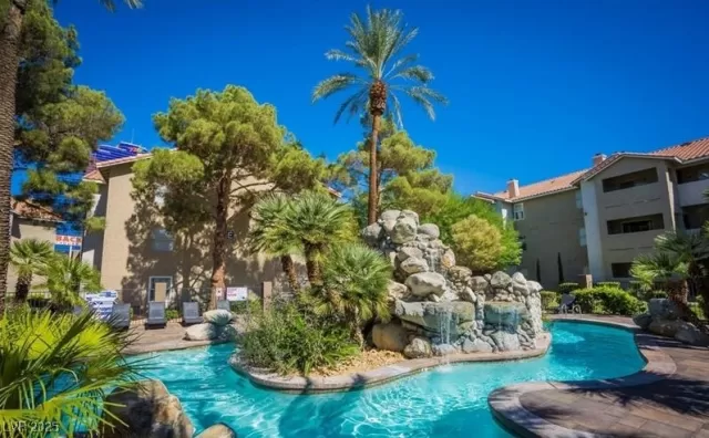 MLS: 2731259 Condo For Sale