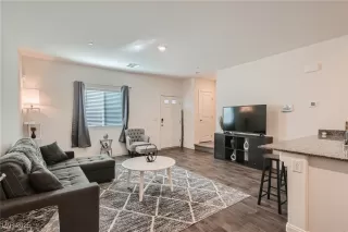 Photo #1: 2731265 Listing