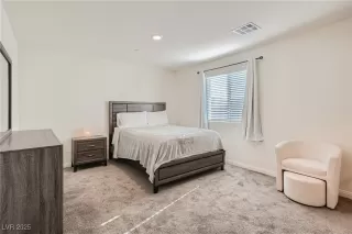 Photo #4: 2731265 Listing