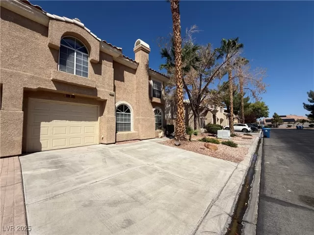 MLS: 2731294 Condo For Sale