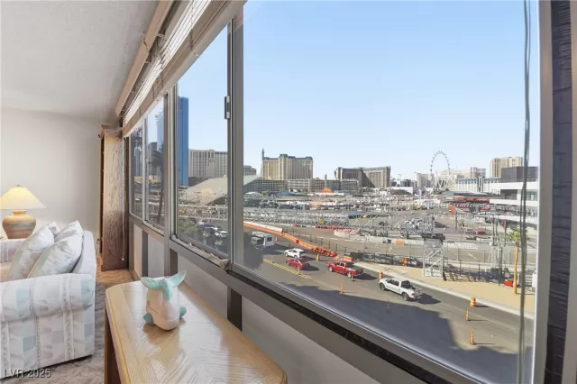 MLS: 2731301 Condo For Sale