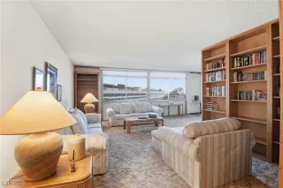 Photo #3: 2731301 Listing