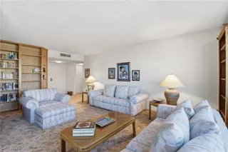 Photo #6: 2731301 Listing