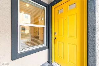 Photo #6: 2731319 Listing