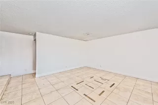 Photo #5: 2731329 Listing 