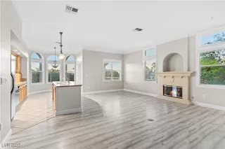 Photo #4: 2731332 Listing