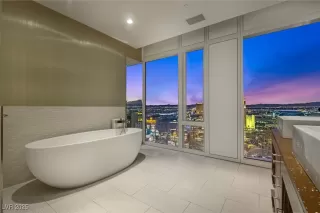 Photo #5: 2731338 Listing 