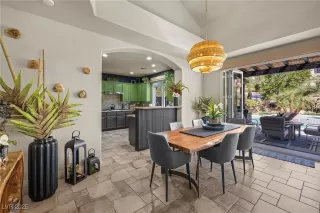 Photo #5: 2731348 Listing 