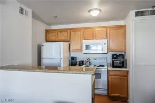 Photo #5: 2731354 Listing 