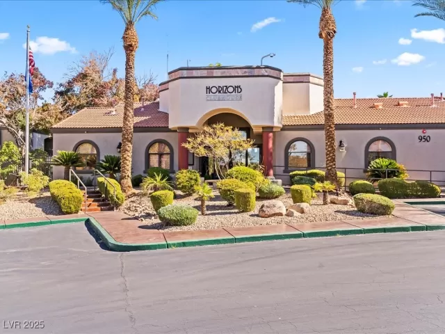 MLS: 2731373 Condo For Sale