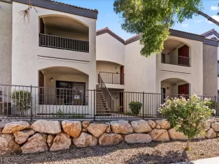 Photo #2: 2731373 Listing