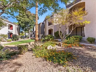 Photo #4: 2731373 Listing