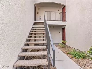 Photo #5: 2731373 Listing