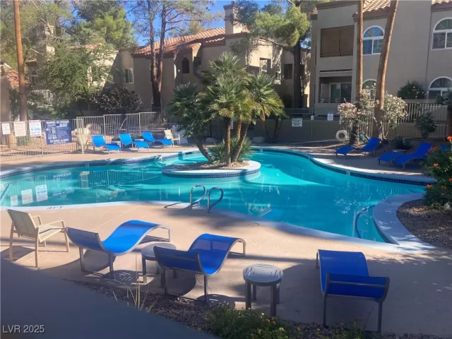 MLS: 2731387 Condo For Sale