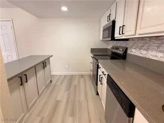 Photo #6: 2731388 Listing 