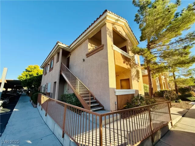 MLS: 2731415 Condo For Sale