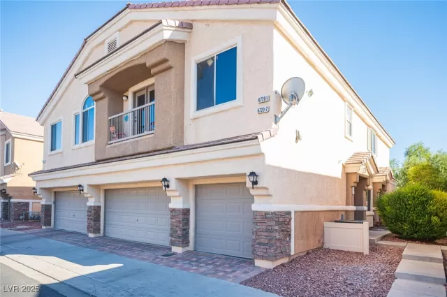 MLS: 2731456 Condo For Sale