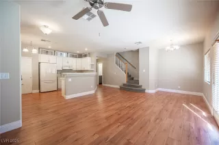 Photo #4: 2731456 Listing