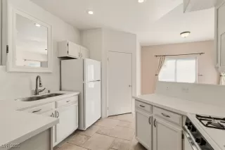 Photo #4: 2731466 Listing